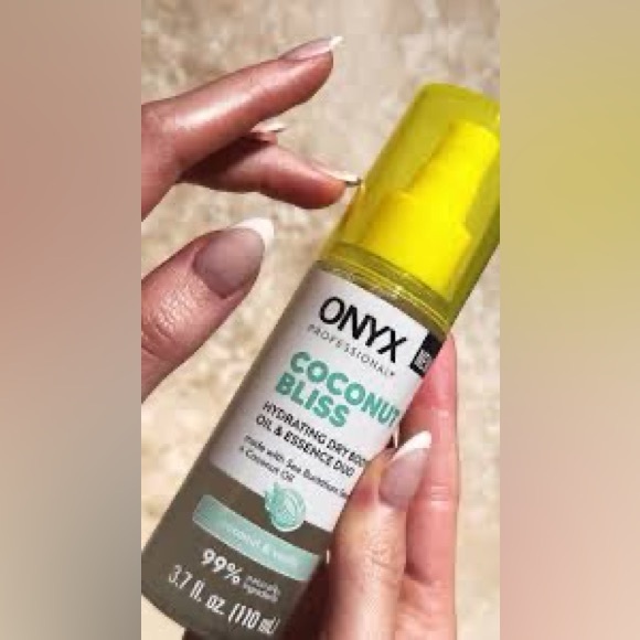 Onyx Other - Onyx Professional Coconut Bliss Hydrating Dry Body Oil & Essence Duo w Vanilla